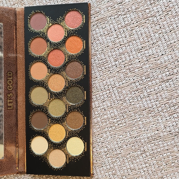 MAKEUP FOREVER Eyeshadow Palette  - Let's Gold - Picture 2 of 3